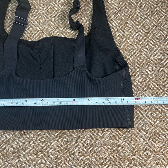 Lululemon Women's Ribbed Train Bra Sports Black Sz 4   Outdoor Gym Exercise EUC - Picture 7 of 7